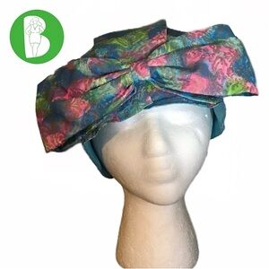 VINTAGE 1970'S HANDMADE PASTEL COLORS FLORAL PRINT CLOCHE HAT WITH BOW